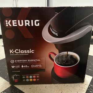 Kuerig K classic single serve coffee maker
